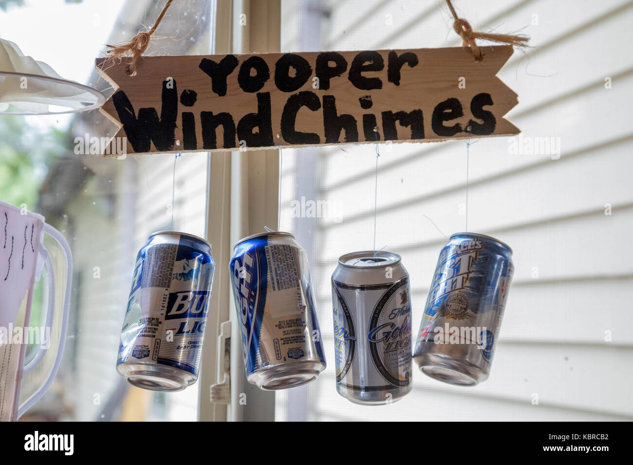 Ishpeming, Michigan - carillons éoliens faite de cannettes de bière à lesnar was Eating Crow at this piège à touristes. l'attraction possède un humour et l'autodérision regardez la cu Banque D'Images