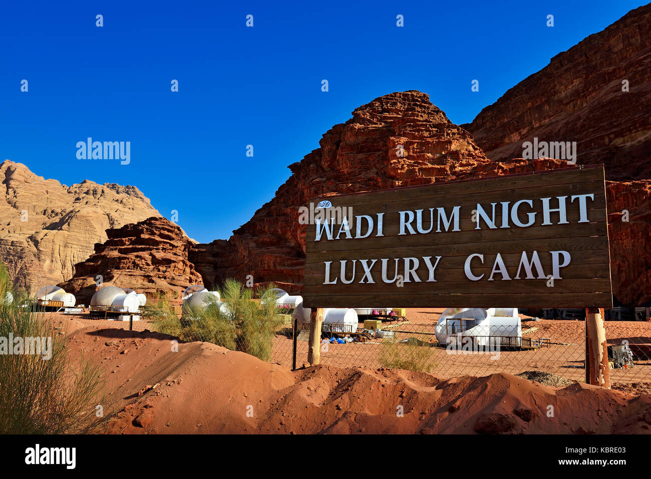 Hôtel gonflable avec des cubes à la vue des étoiles, nuit au camp de luxe, Wadi Rum, Jordanie Banque D'Images