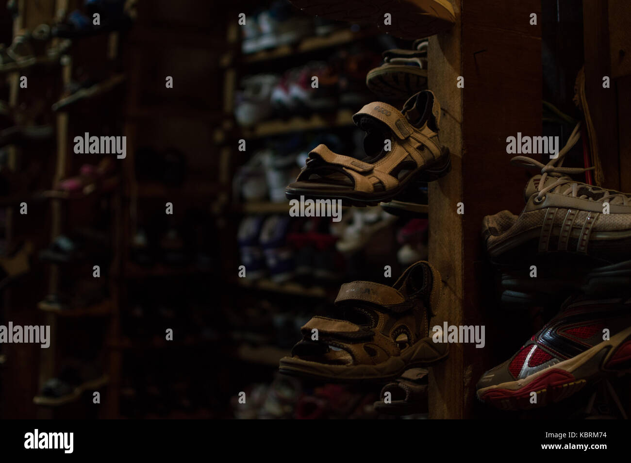 Marché de chaussures à kimironko à Kigali, Rwanda Photo Stock - Alamy