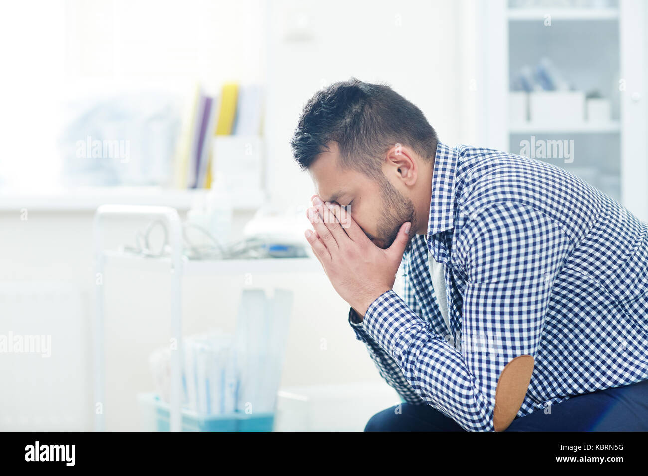 Diagnostic sans espoir de young patient Banque D'Images