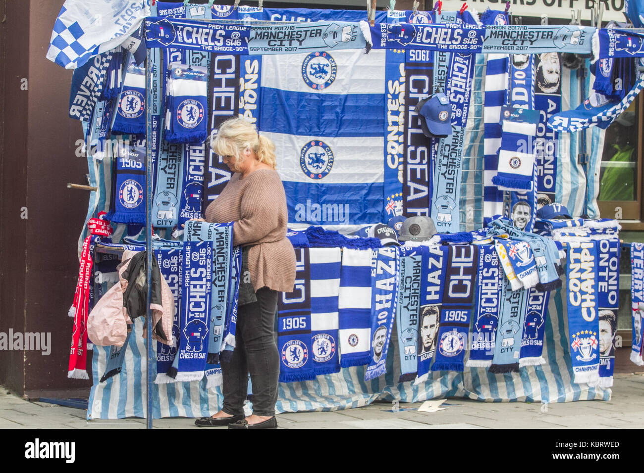 London uk. Le 30 septembre 2017. Manchester City tente de reconquérir la position supérieure contre Chelsea fc en première division anglaise à Stamford Bridge crédit : amer ghazzal/Alamy live news Banque D'Images