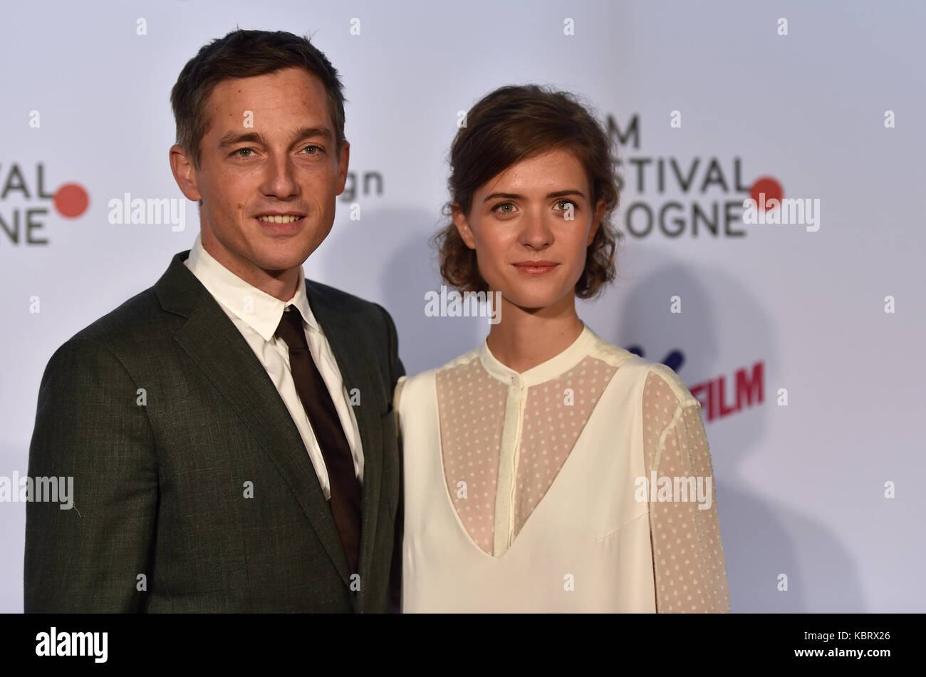Cologne Allemagne 30th Sep 17 Acteurs Volker Bruch Et Liv Lisa Frites Arrivent Pour La Presentation De Leur Serie Babylon Berlin Dans Le Cadre Du Festival De Cologne A Cologne Allemagne 30 Cologne Allemagne 30th Sep 17 Acteurs Volker Bruch Et Liv Lisa Frites Arrivent Pour La Presentation De Leur Serie Babylon Berlin Dans Le Cadre Du Festival De Cologne A Cologne Allemagne 30