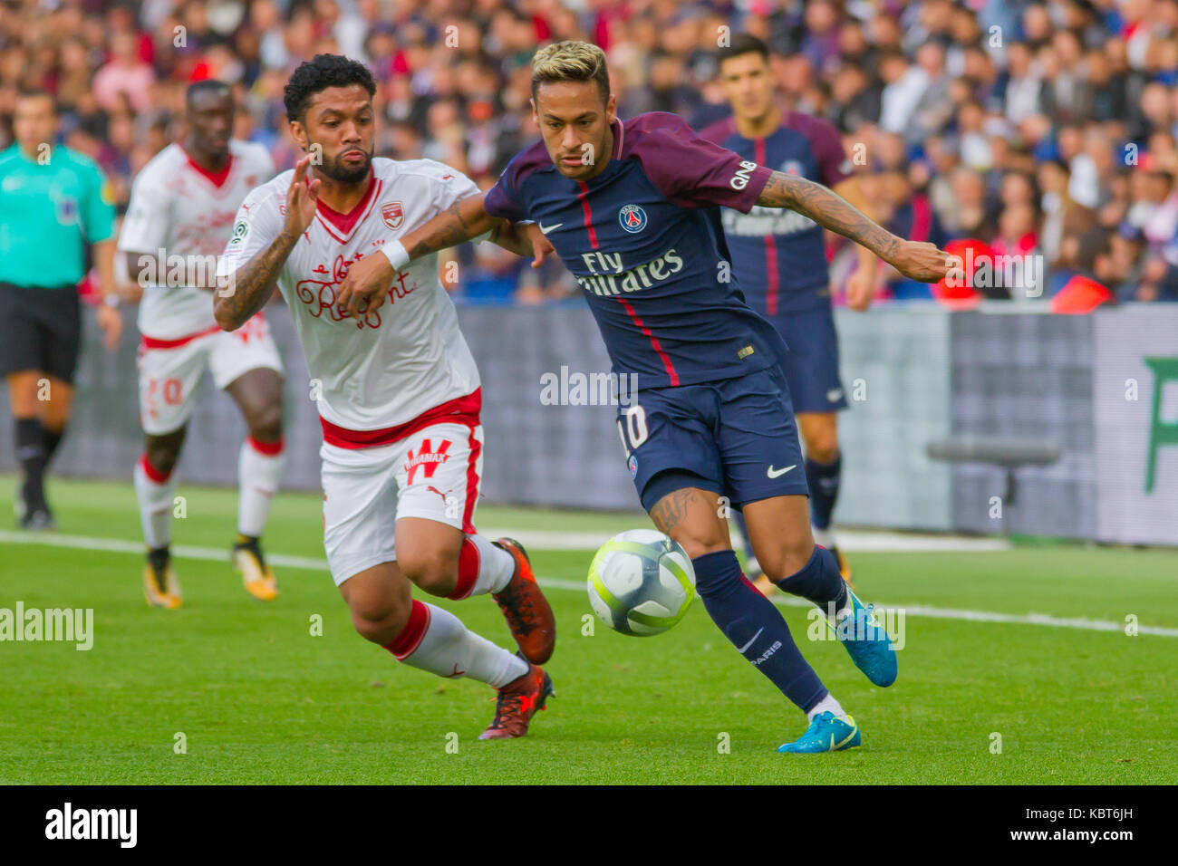 Neymar Jr. en action lors de la Ligue 1 match de foot entre Paris Saint  Germain (PSG) et Bordeaux au Parc des Princes. Le match a été remporté 6-2  par le Paris
