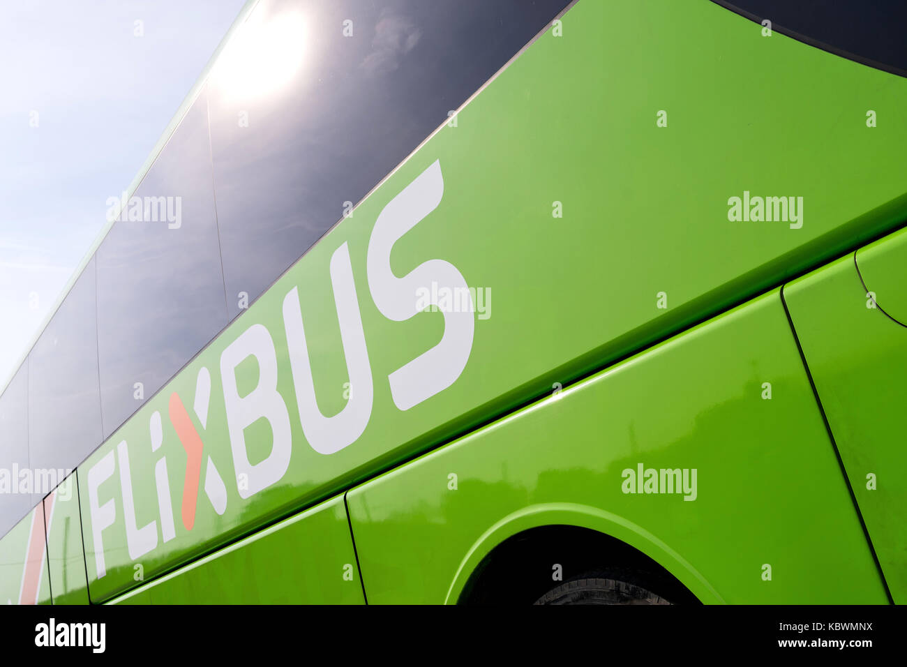 Flixbus flixbus. bus interurbains est une marque qui offre des services d'autocars dans toute l'Europe. Banque D'Images