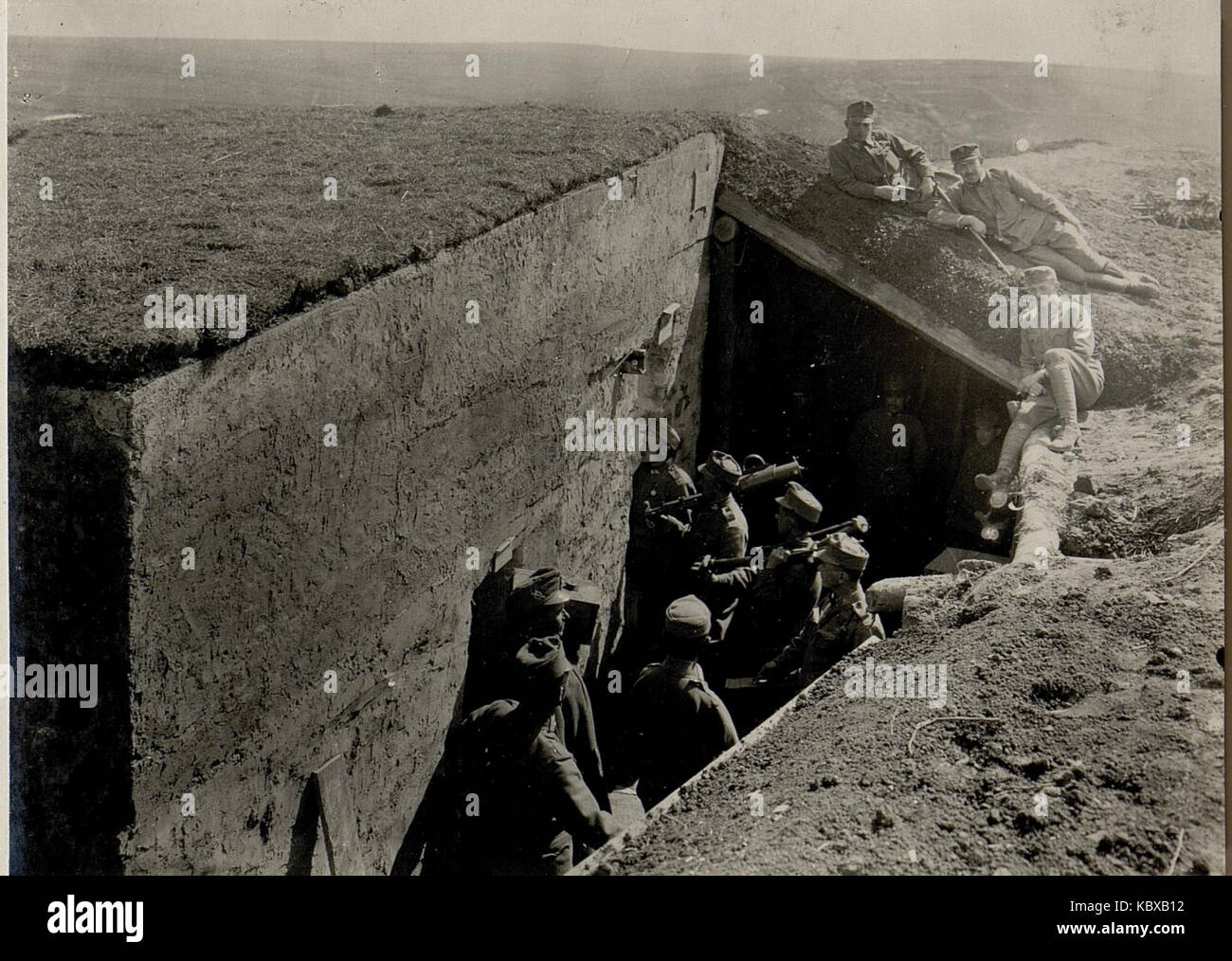Granatsicher betonierter und Maschinengwehr Unterstand de munitions. Aufgenommen beim Inf.Rgt.Brn.65 h 17.IV.1916. BildID (15536751) Banque D'Images