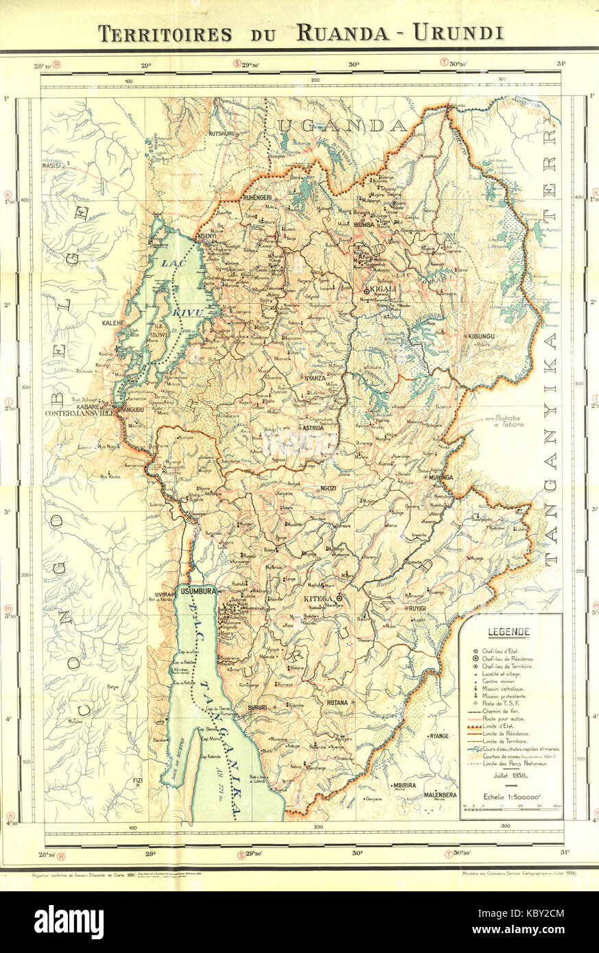 Cette carte historique représente la région du Ruanda-Urundi, ancien mandat belge en Afrique. Il met en évidence la géographie et les frontières administratives de la région pendant la période coloniale. Banque D'Images