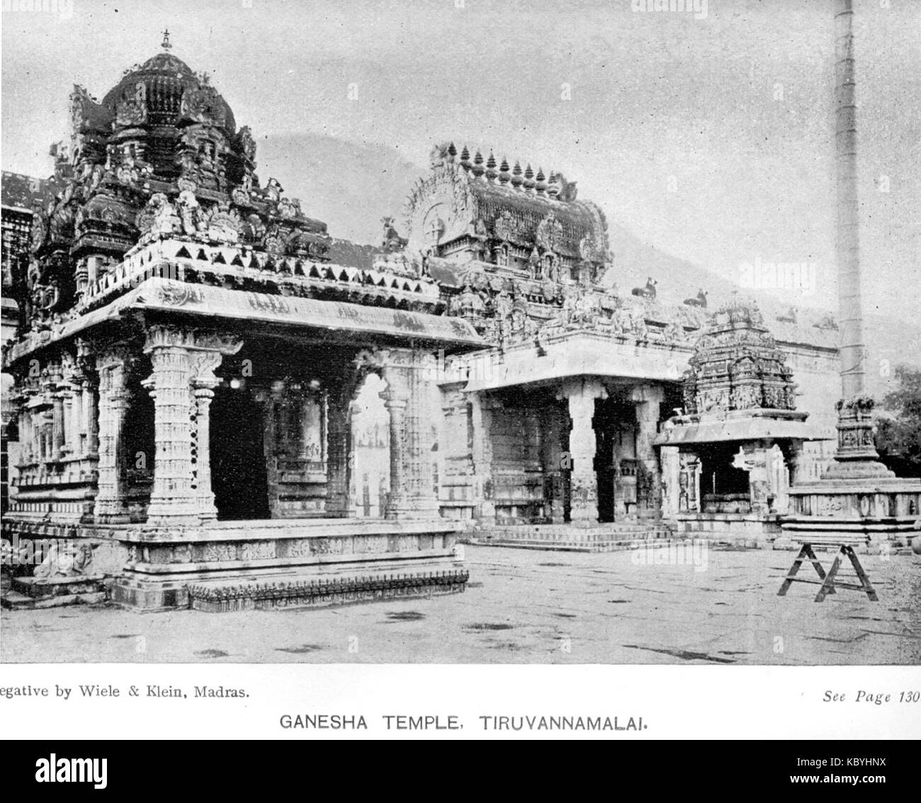 L'image représente le temple Tiruvannamalai Ganesha, un temple hindou important dédié au Seigneur Ganesha, situé dans le Tamil Nadu, en Inde. Banque D'Images