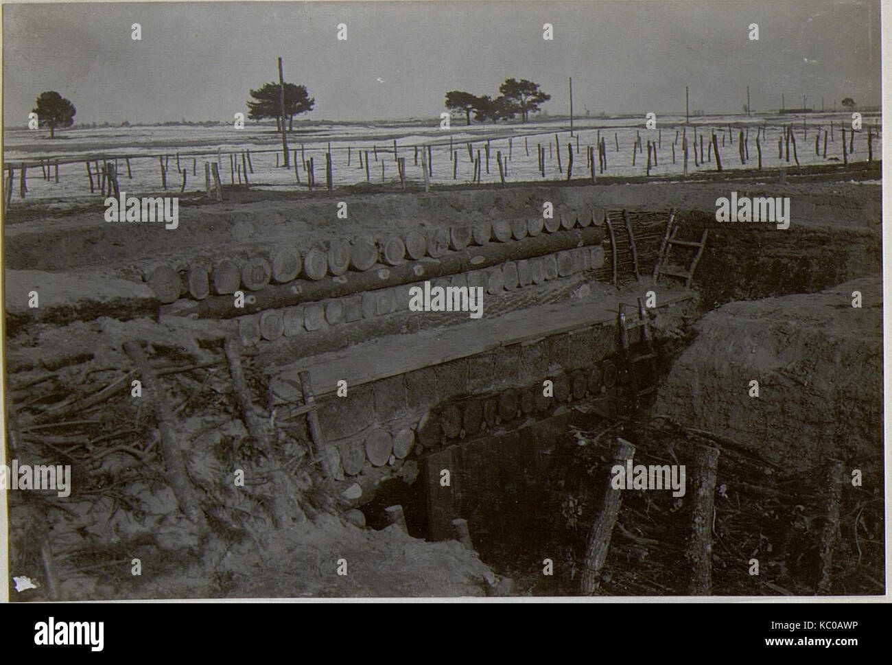 Technischer Kurs.Holzliegekasten mit doppelter Schichte fertig. BildID (15663580) Banque D'Images