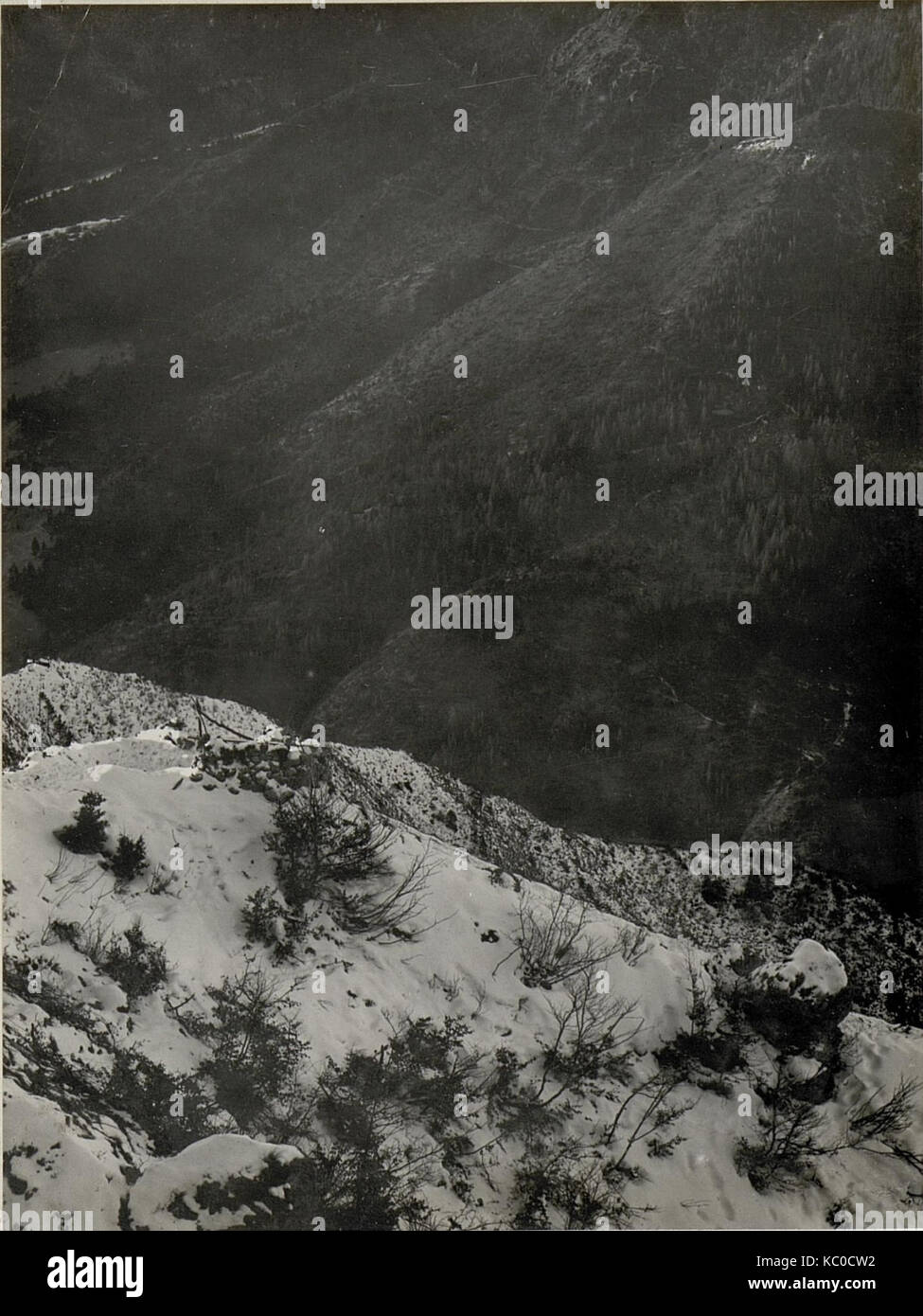 Panorama, Lago di Ledro Tal und bis Bezzecca. Standpunkt, Tomeabru. (2. Teilbild zu WK1 ALB082 24352 BildID) (15630531) Banque D'Images