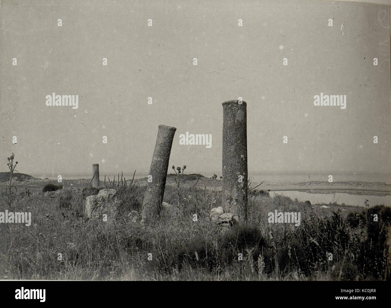 Cette image montre le port d'Alexandrie Troas, une ancienne ville située dans ce qui est maintenant la Turquie. Le port était un important centre commercial dans l'Antiquité et est maintenant un site d'intérêt archéologique. Banque D'Images