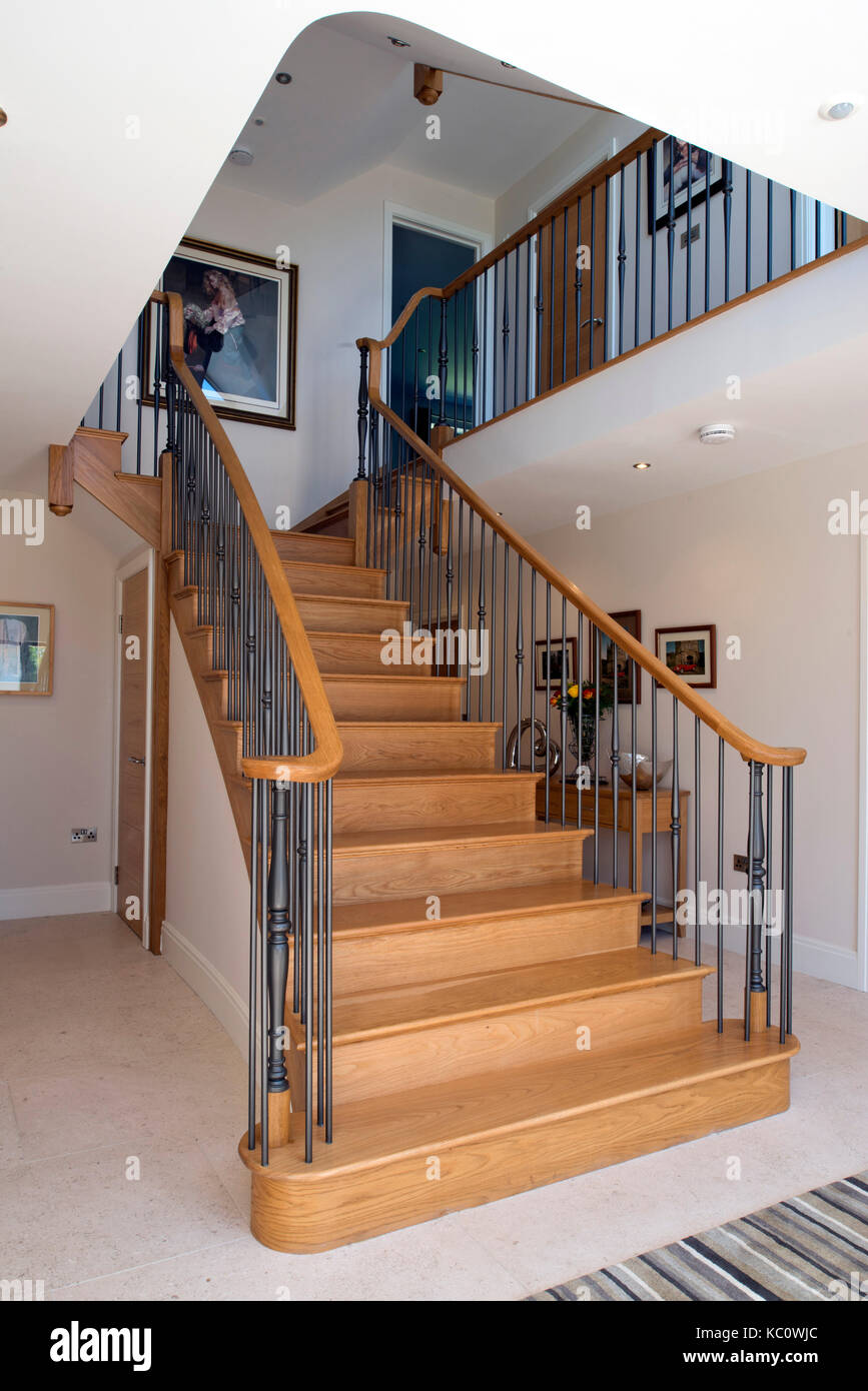 Simon & Gail abdilla avec sa fille Sophie, avec leur nouvelle maison d ...