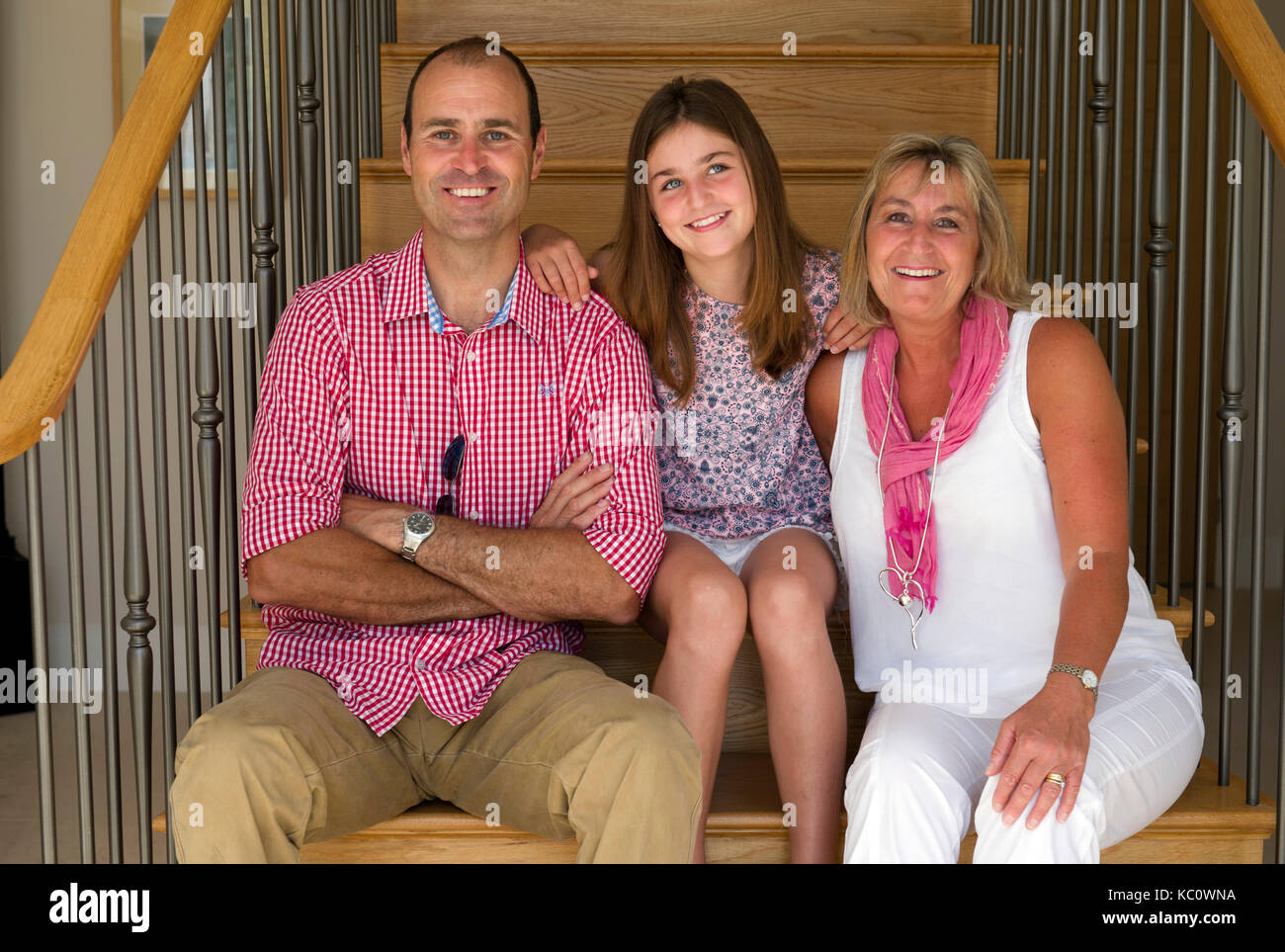 Simon & Gail abdilla avec sa fille Sophie, avec leur nouvelle maison  d'auto-construction de exton, Devonshire, uk Photo Stock - Alamy