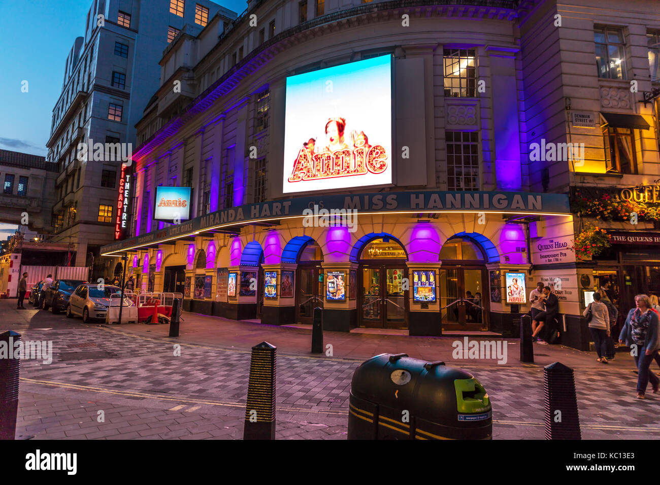 annie musical Theatre, annie The musical Theatre, Annie The musical at Piccadilly Theatre, Annie, musical, Piccadilly Theatre London UK England Banque D'Images