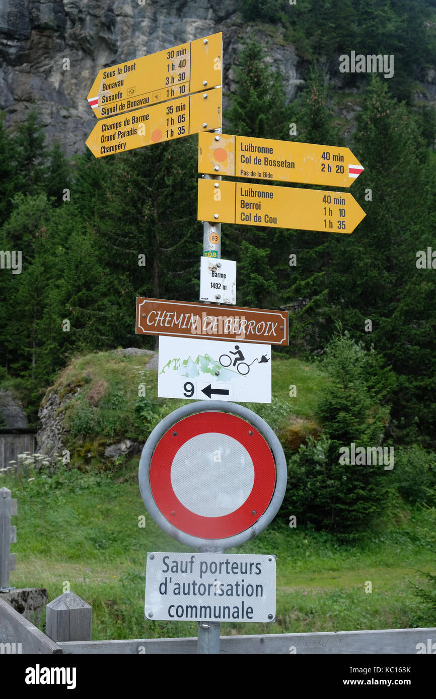 Sign in bokel, tour des dents blanches, alpes Banque D'Images