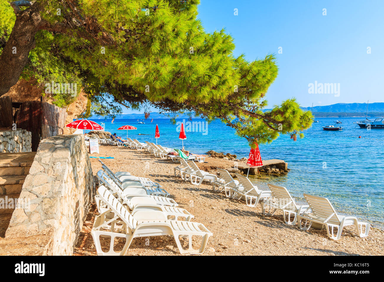 La Ville De Bol Croatie Sep 9 2017 Parasols Sur Une