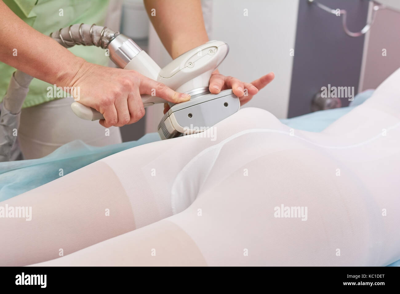Massage à rouleaux sous vide, un corps de femme. Banque D'Images