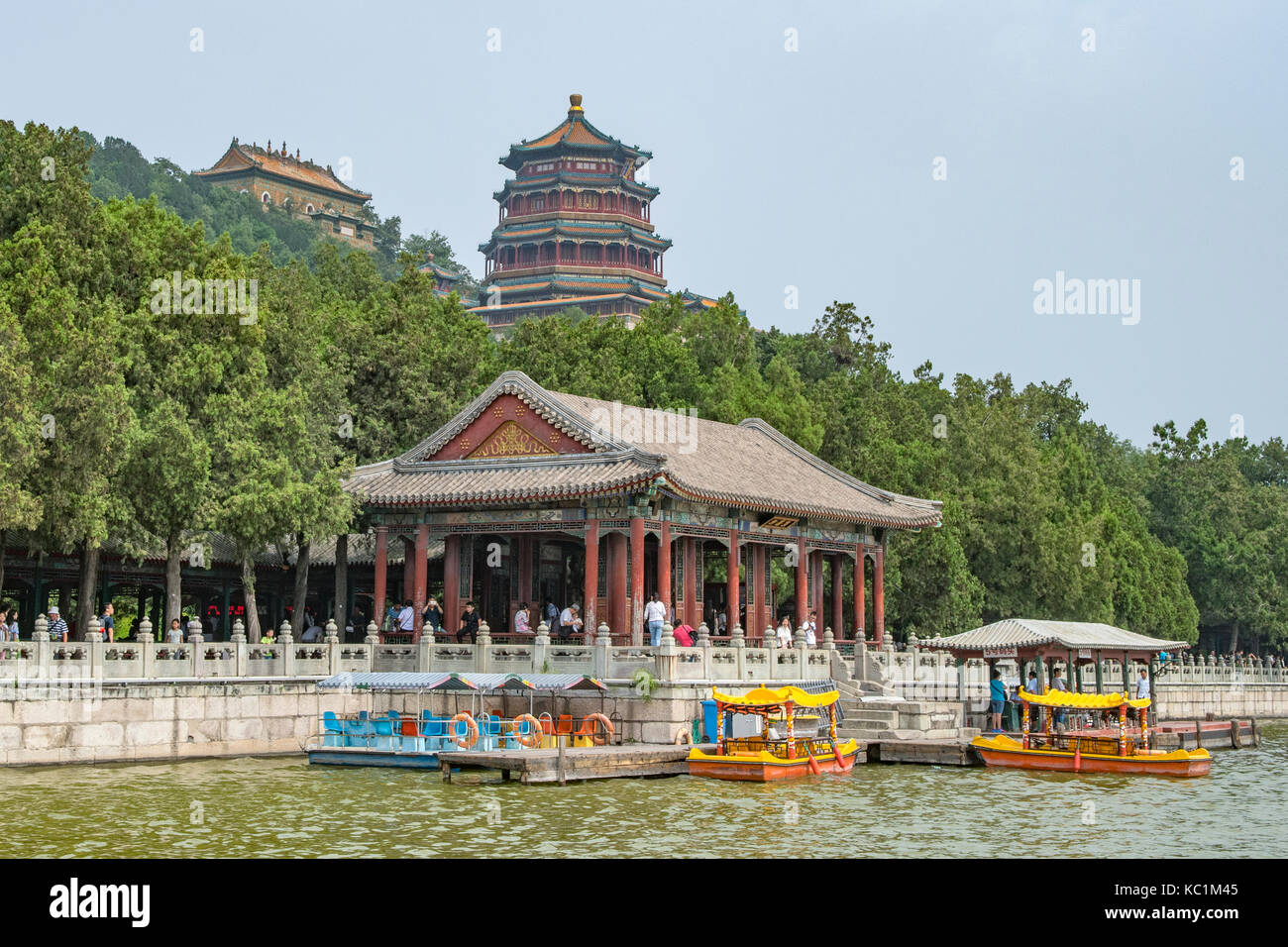 Les bateaux de plaisance sur le Lac de Kunming, Summer palace, Beijing, Chine Banque D'Images
