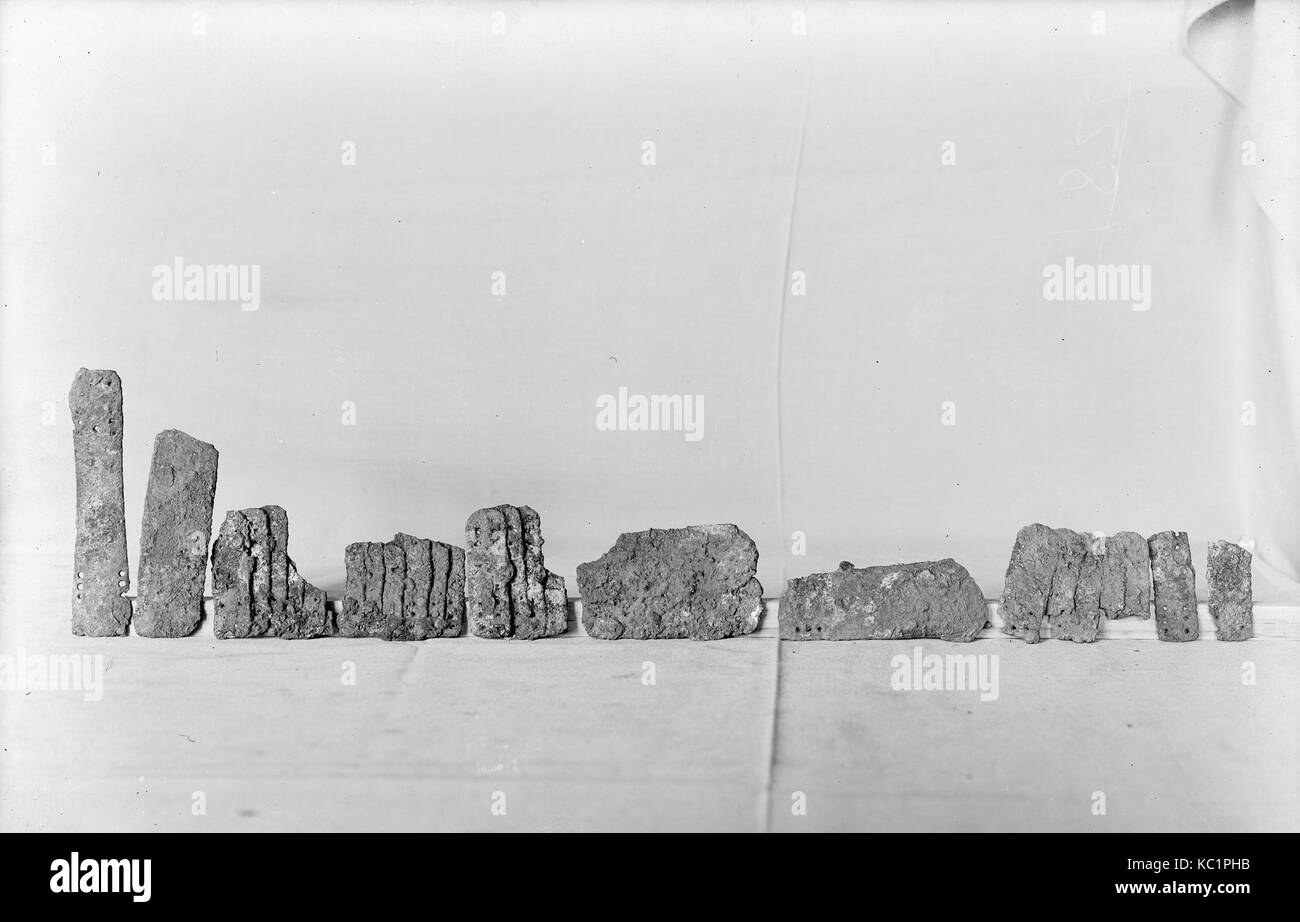 Fragments d'armure d'écailles d'une cuirasse, ca. 300-710 Banque D'Images