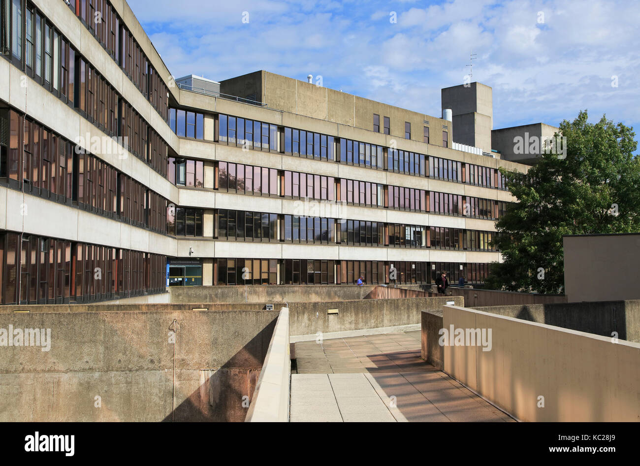 Les bâtiments d'architecture moderne campus de l'Université d'East Anglia, Norwich, Norfolk, England, UK Banque D'Images