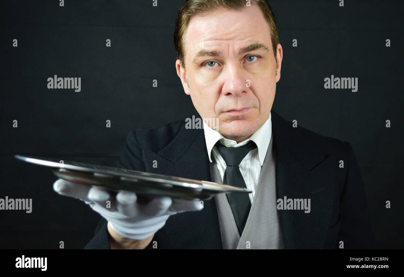 Butler avec bac Banque D'Images