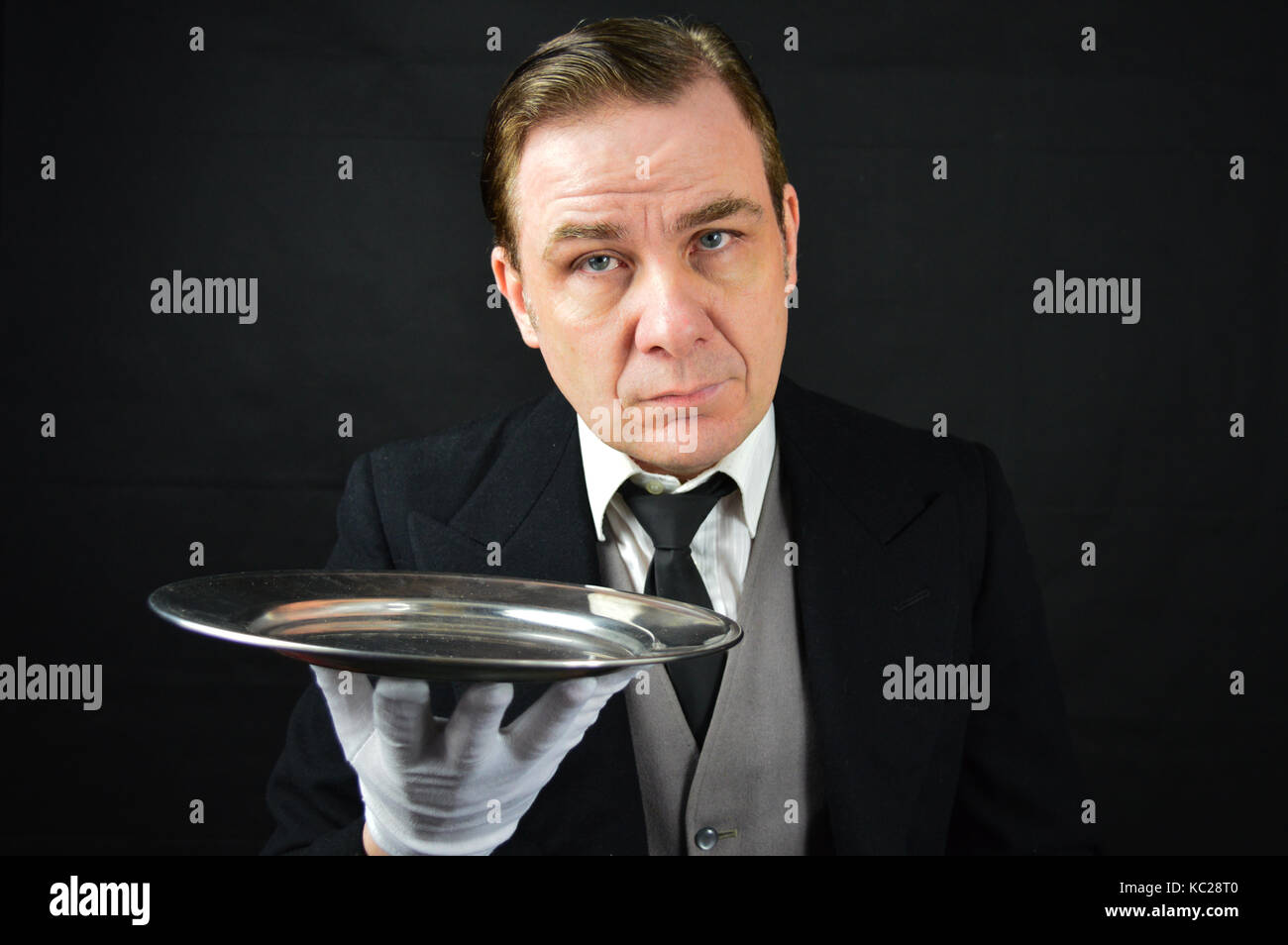 Butler avec bac Banque D'Images