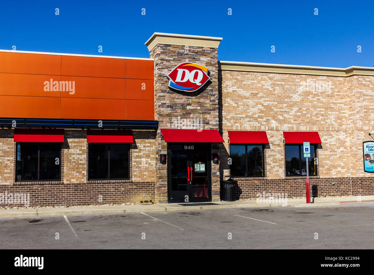 Indianapolis - Circa 2017 Septembre : Fast Food Retail Dairy Queen Emplacement. DQ est une filiale de Berkshire Hathaway VII Banque D'Images