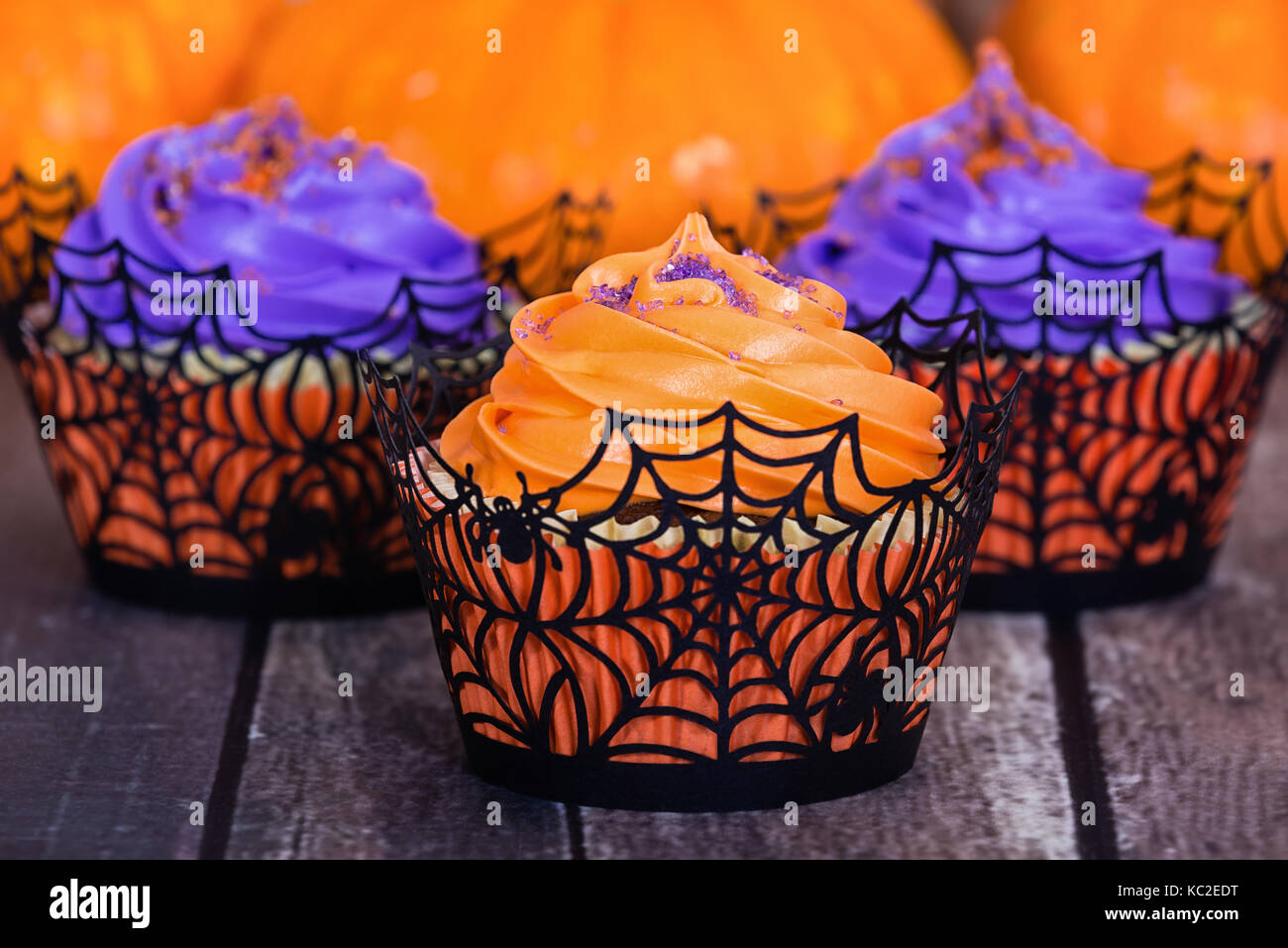 MORAINJAY 100 Pièces Caissettes à Cupcakes Halloween,Moules à Muffins Papier ,Décorations Château Orange Pour Fête, Fournitures Anniversaire Thème Trick Or Treat