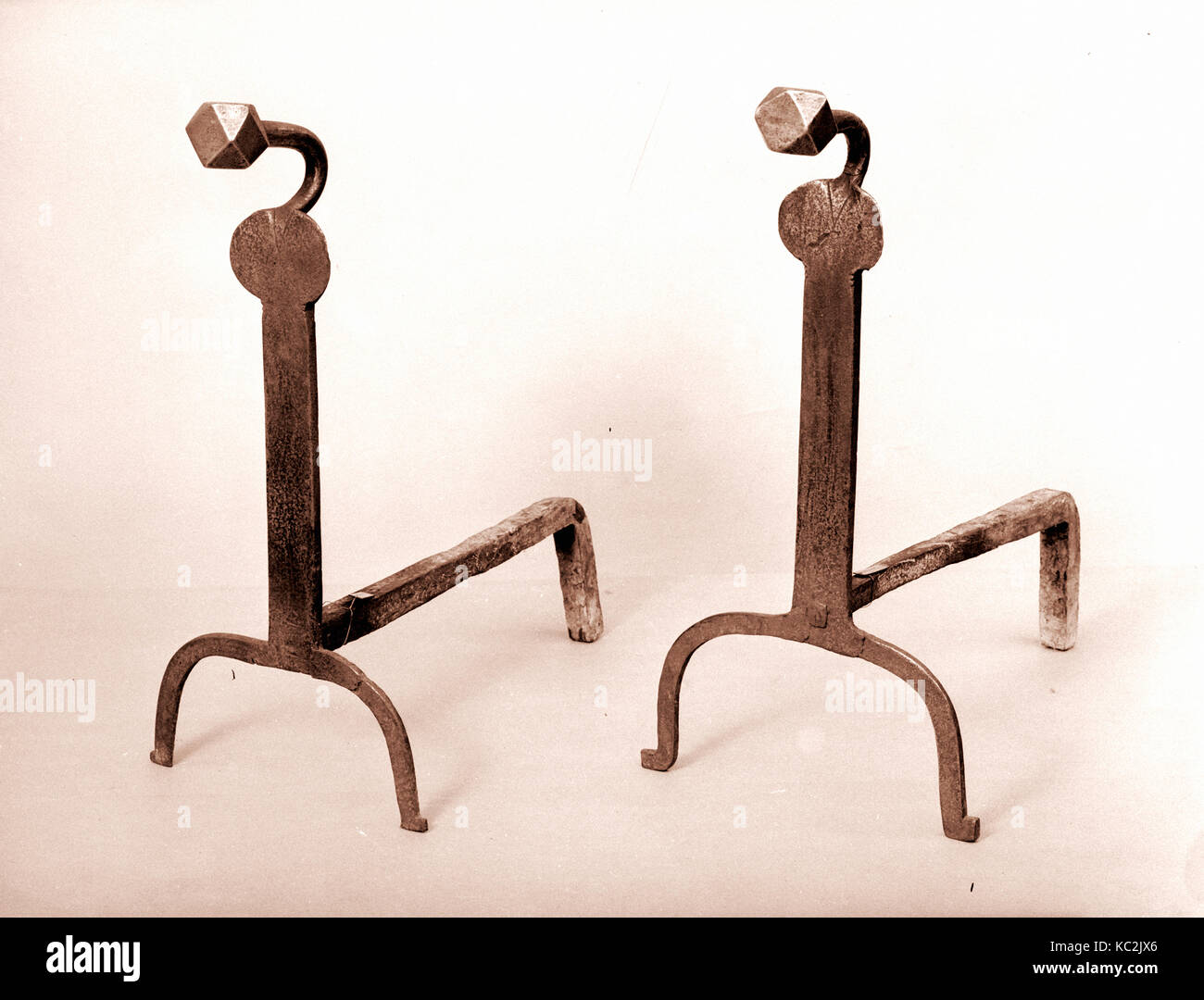 Andiron, 1700-1800, Fer à Repasser, 21 x 15 3/4 in. (53,3 x 40 cm), en métal Banque D'Images