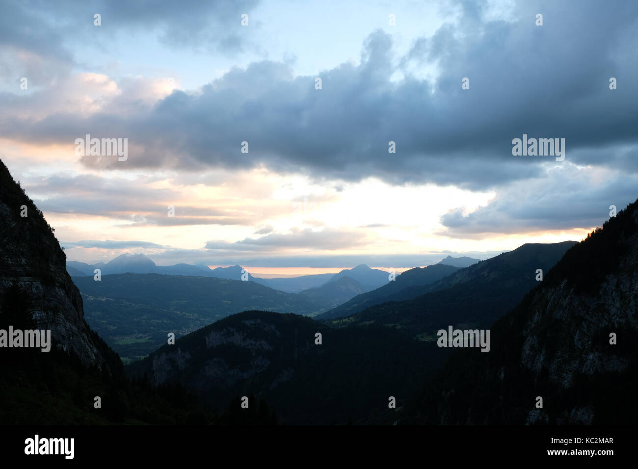 Au coucher du soleil vue depuis le refuge du folly, tour des dents blanches, alpes Banque D'Images