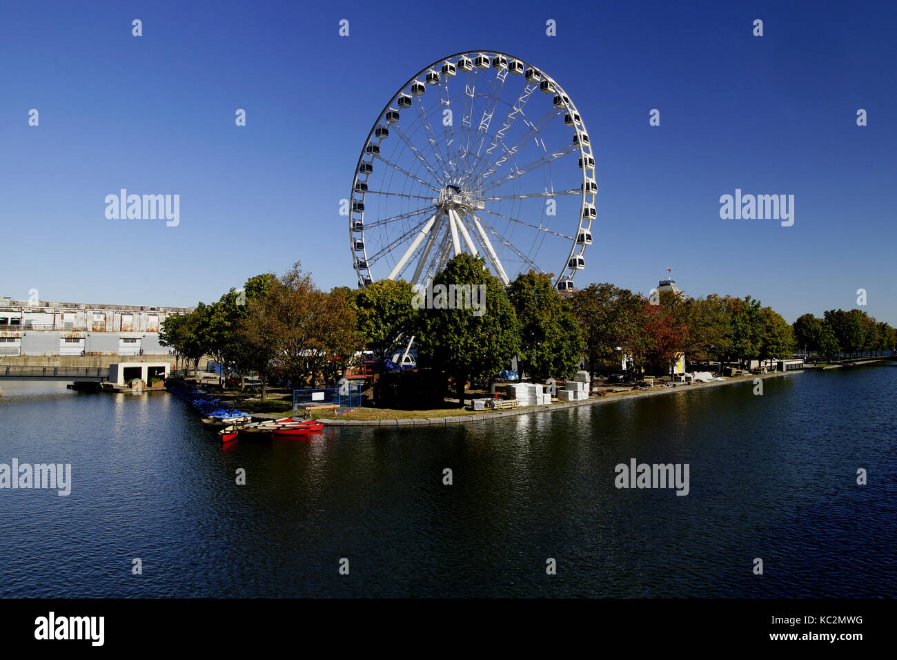 Montréal, Canada, 1 octobre, 2017. la grande roue situé dans le bassin Bonsecours, dans le Vieux-Port de Montréal.credit:Mario Beauregard/Alamy live news Banque D'Images