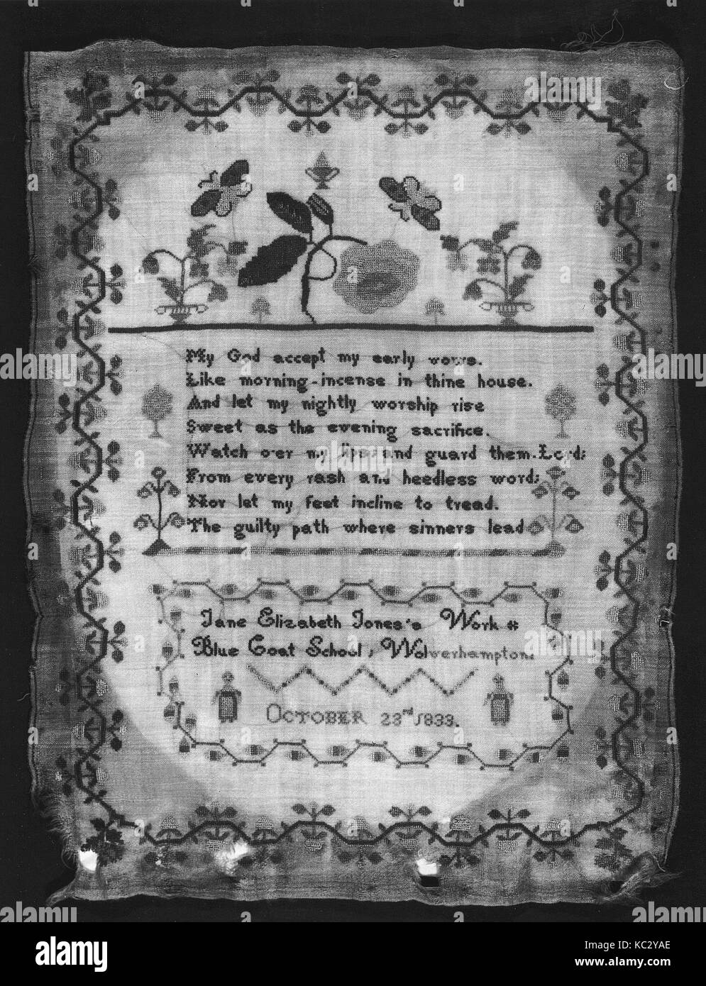 Sampler, 1833, en soie, laine sur toile, H. 16 1/2 x 12 W. 3/4 po (41,9 x 32,4 cm), Textiles-Embroidered Banque D'Images