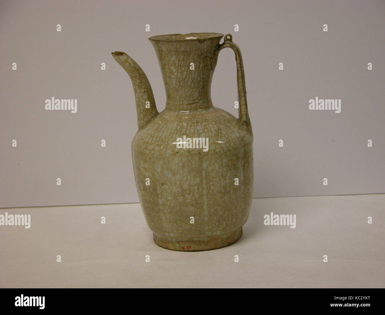 Cruche de vin, Dynastie Song (960-1279), de la Chine, de la Poterie, H. 7 1/8 in. (18,1 cm), Céramique Banque D'Images