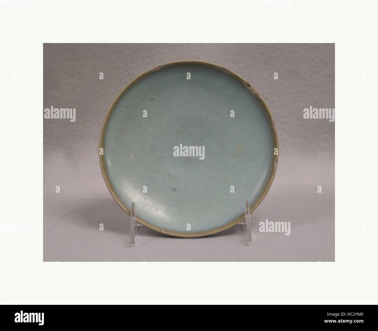 Soucoupe, Dynastie Song (960-1279), de la Chine, de la Poterie (Jun ware), diam. 5 à 5/16. (13,5 cm), Céramique Banque D'Images