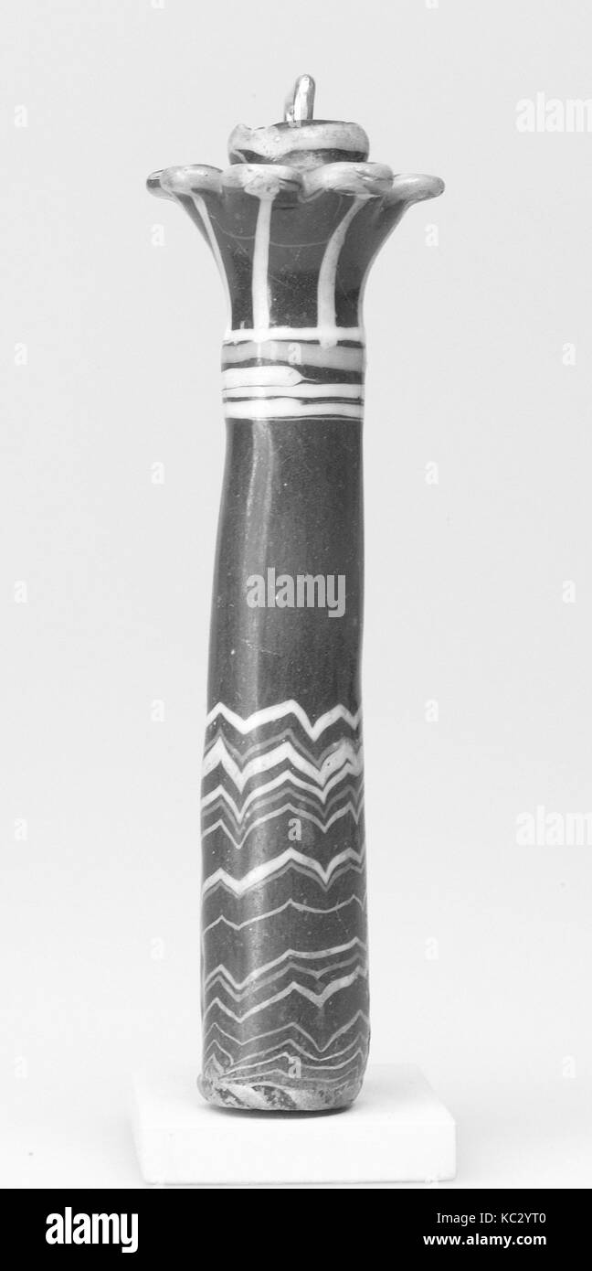 Pour tube de peinture de l'Œil (Kohl) dans la forme d'une colonne de papyrus, ca. 1550-1295 av. Banque D'Images