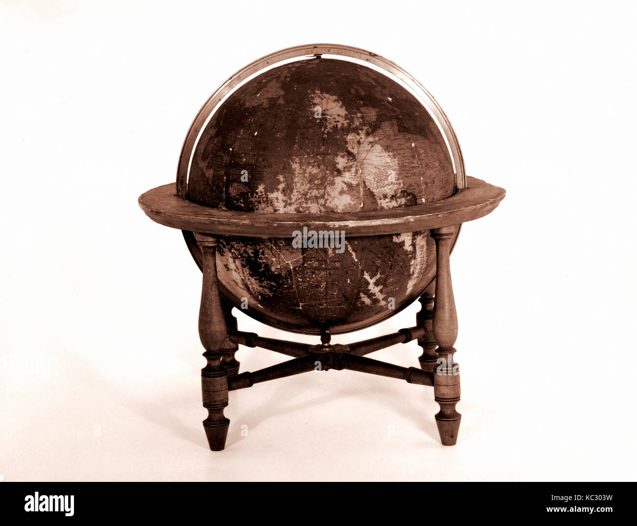 Globe céleste, 1819, Made in Albany, New York, United States, American, Bois, plâtre, papier, laiton, H. 18. (45,7 cm) ; Diam Banque D'Images
