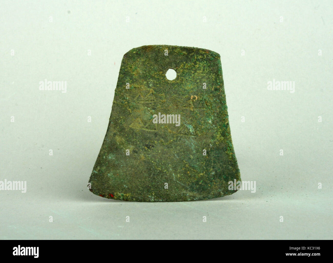 Bell-Shaped Dangle de cuivre, 3e siècle av. J.-A.D. 2e siècle Banque D'Images