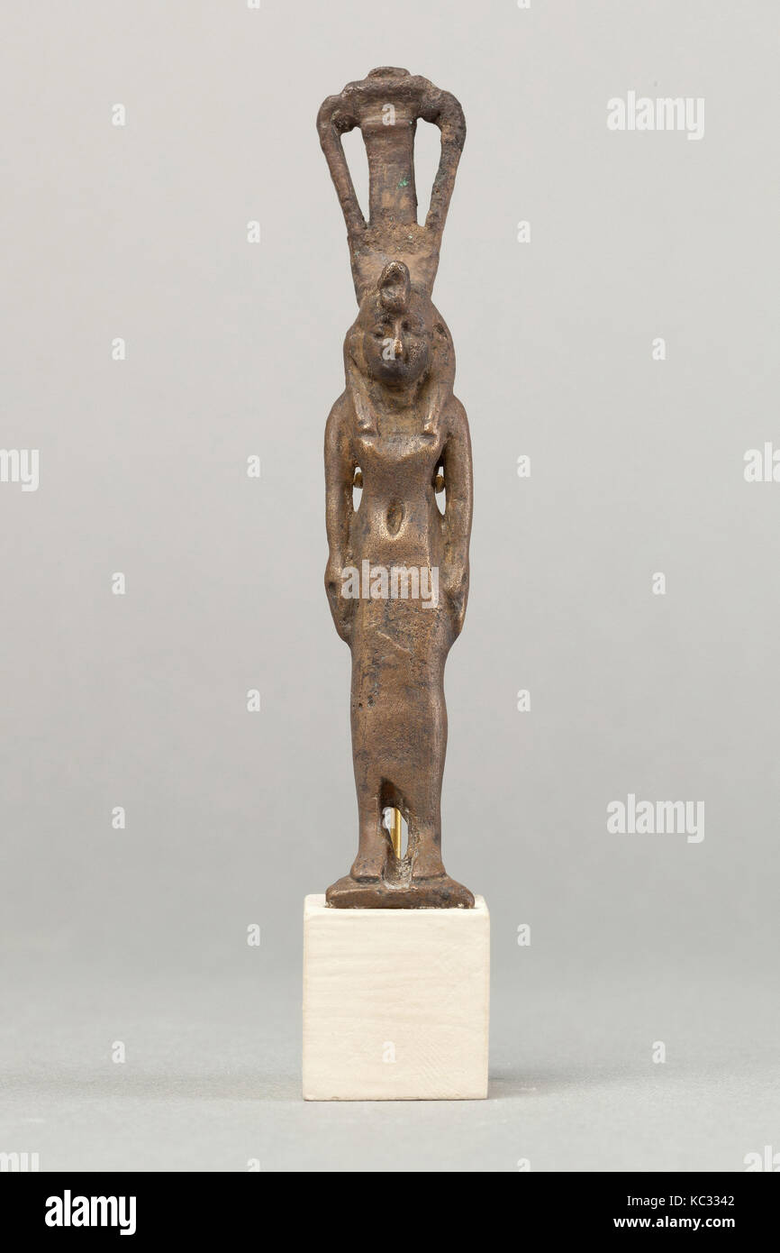 Nebethetepet ou Nehemetaui, fin d'une période à période ptolémaïque, 664-30 av. J.-C., d'Egypte, Cupreous metal, H. 9,8 cm (3 7/8 in.) ; 1,8 W. Banque D'Images