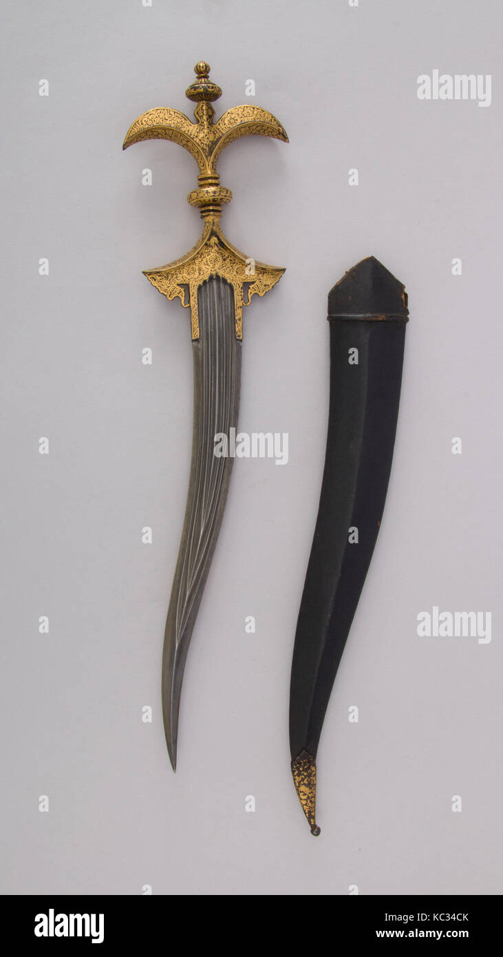 Dague (Chilanum) avec fourreau, 18e siècle, Indien, fer, or, cuir, H. avec fourreau 16 3/8 in. (41,6 cm) ; H. sans manteau Banque D'Images