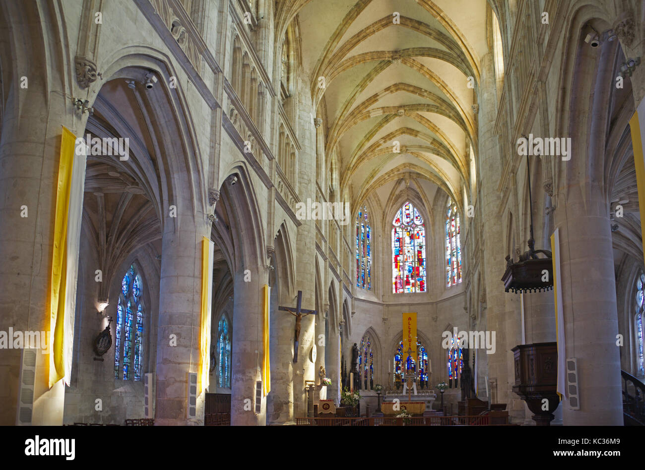 L'intérieur de l'église Saint Michel Pont-L'EVEQUE Calvados Normandie France Banque D'Images