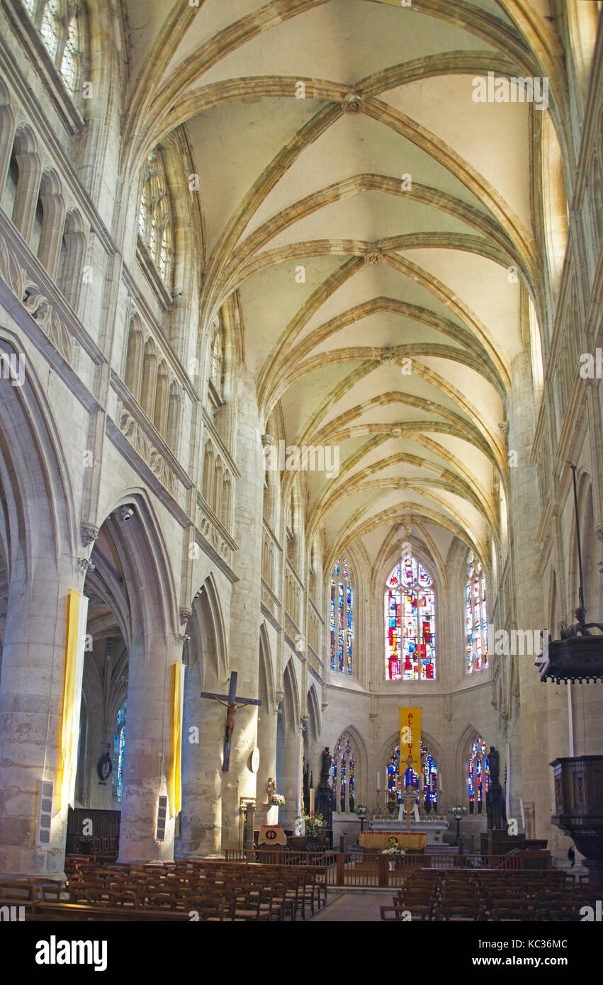 L'intérieur de l'église Saint Michel Pont-L'EVEQUE Calvados Normandie France Banque D'Images