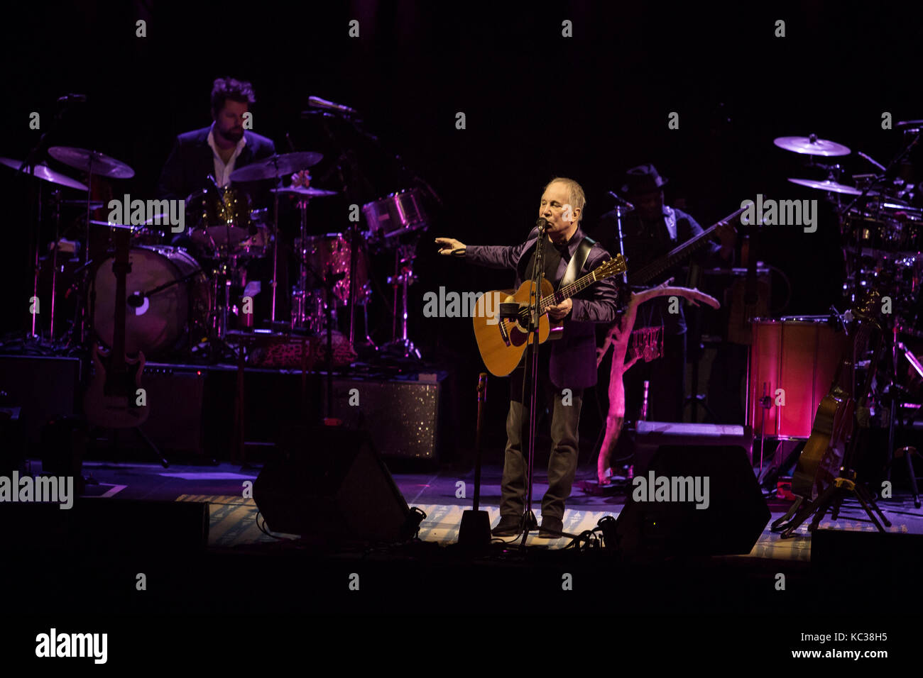 Le chanteur et compositeur Paul Simon effectue un concert live à Oslo Spektrum. Paul Simon est anciennement du duo Simon & Garfunkel. La Norvège, 27/10 2016. Banque D'Images
