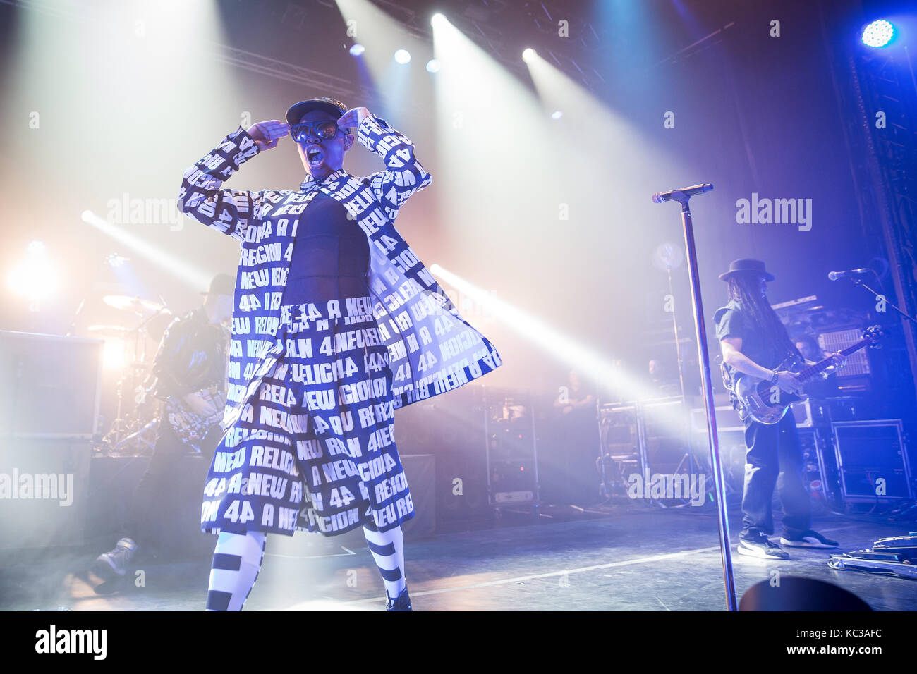 Le groupe de rock britannique Skunk Anansie effectue un concert live à Sentrum Scene à Oslo. Ici la peau est chanteuse vu sur scène. La Norvège, 01/03 2017. Banque D'Images