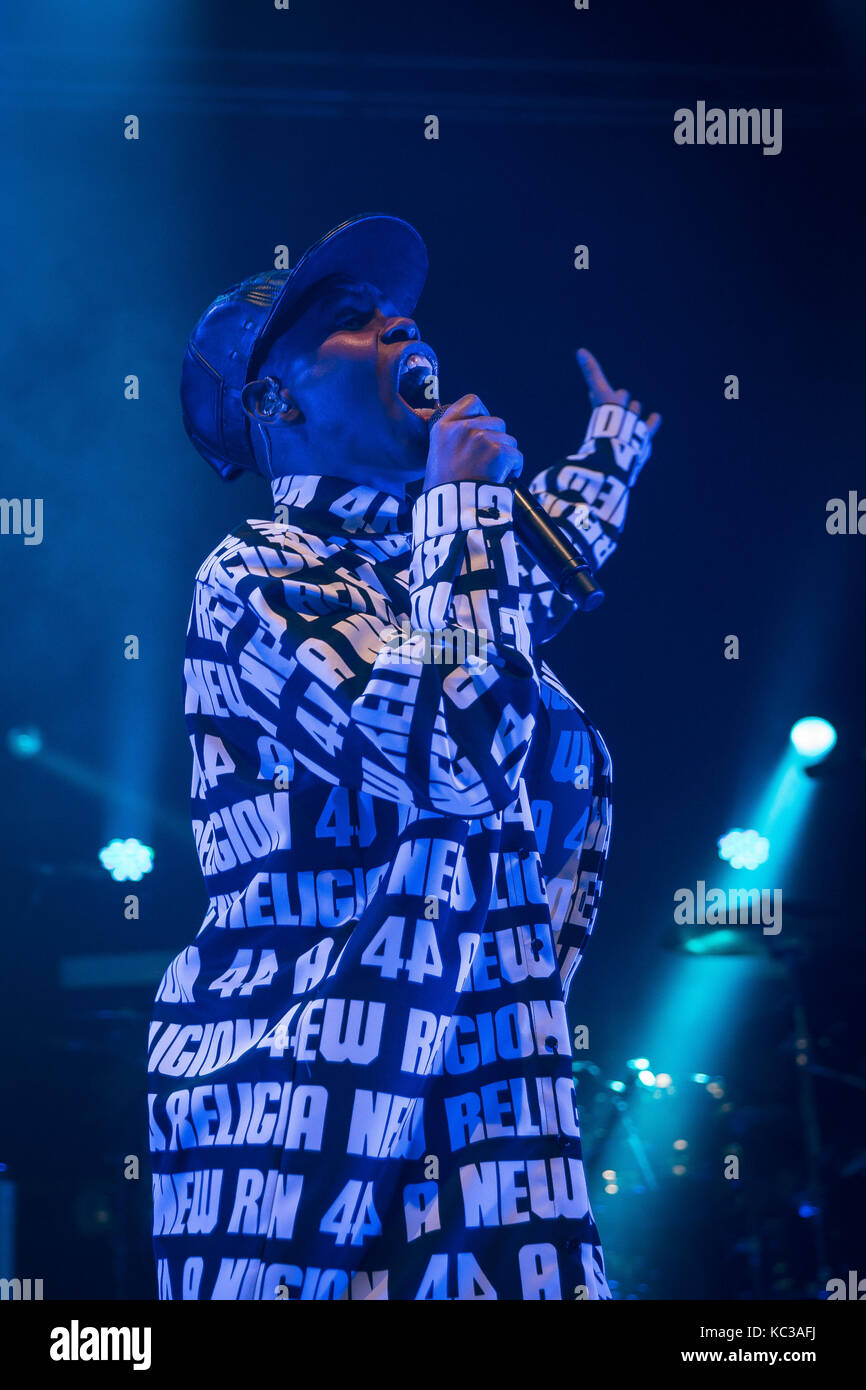 Le groupe de rock britannique Skunk Anansie effectue un concert live à Sentrum Scene à Oslo. Ici la peau est chanteuse vu sur scène. La Norvège, 01/03 2017. Banque D'Images