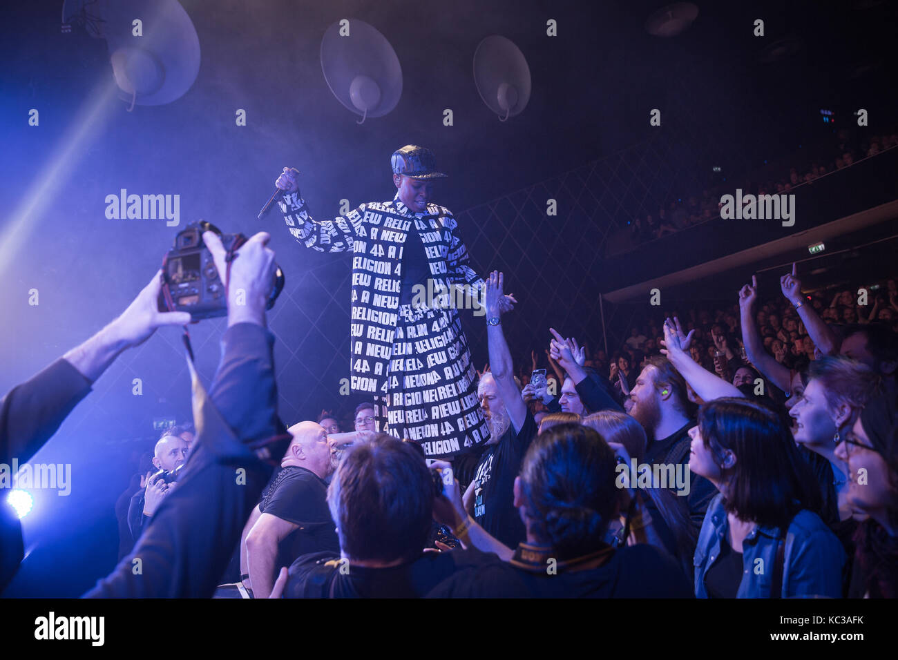 Le groupe britannique de rock Skunk Anansie joue un concert au Sentrum Scene d'Oslo. Ici, la peau de chanteur est vue parmi la foule de concerts. Norvège, 01/03 2017. Banque D'Images