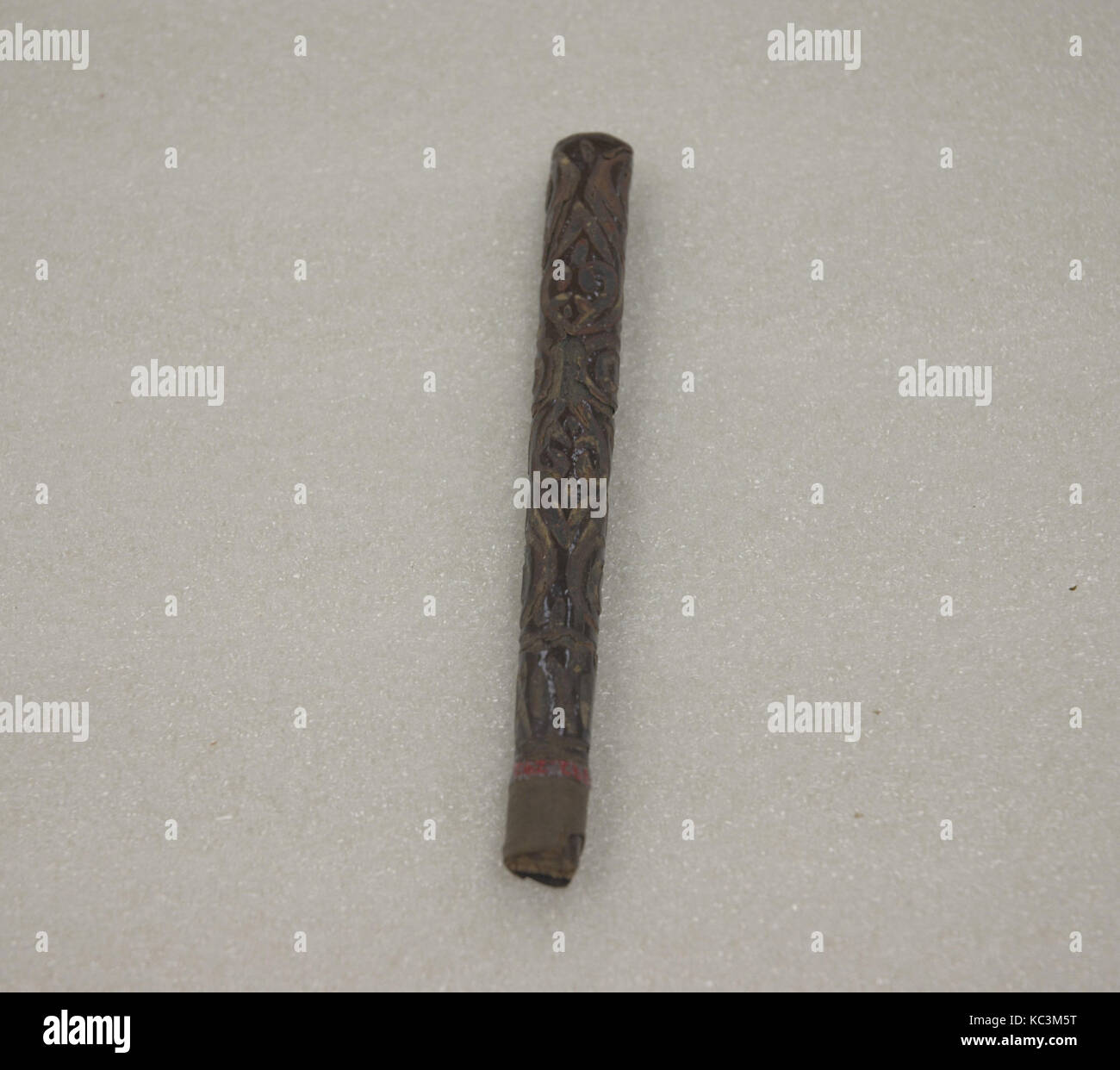 Poignée, Dynastie Song (960-1279), ca. 12ème 13ème siècle, la Chine, laque sculpté, L. 5 1/4 in. (13,3 cm), laque Banque D'Images