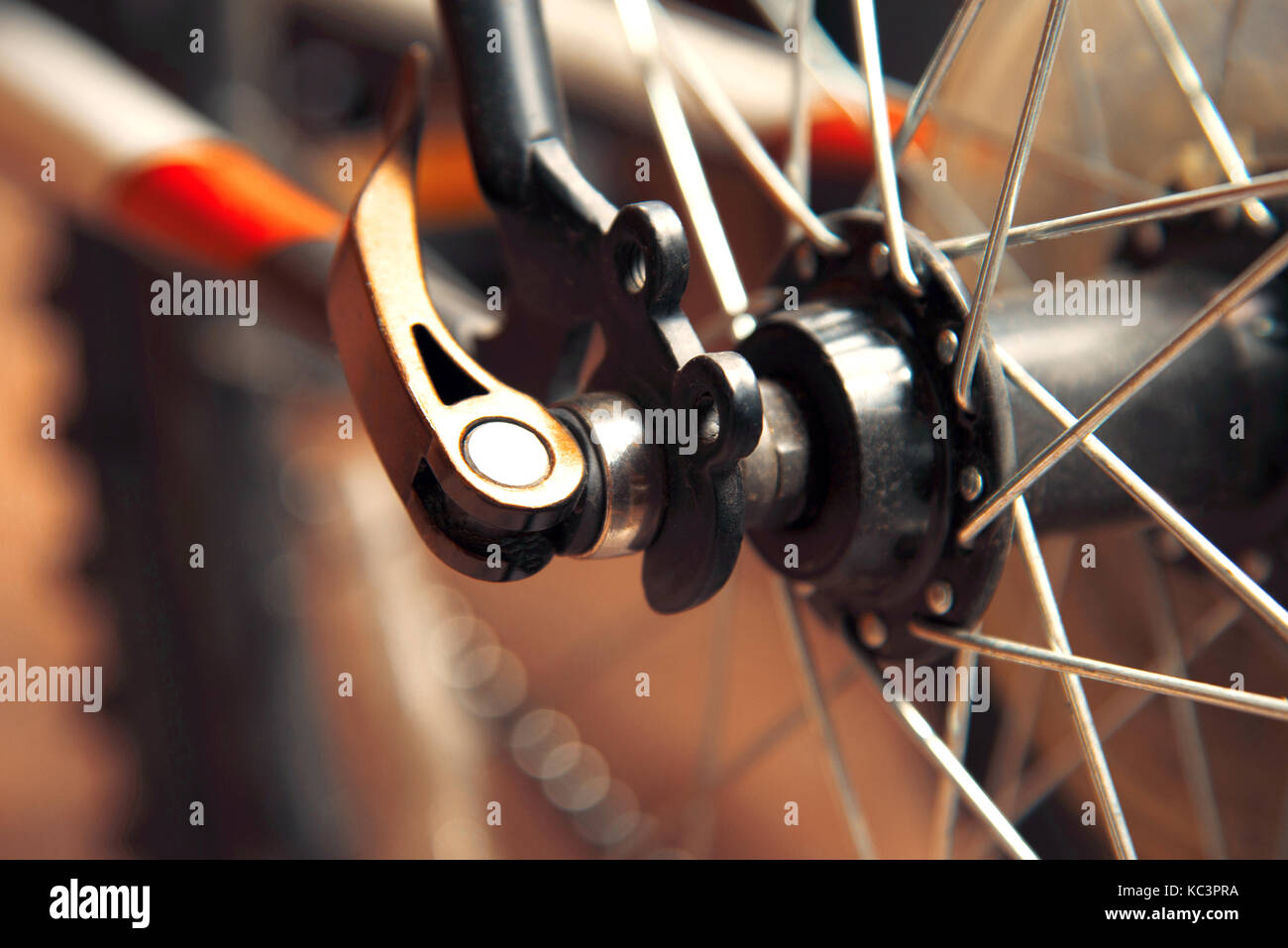Roue de vélo, pièces détachées, chaîne de vélo route vélo Photo Stock -  Alamy