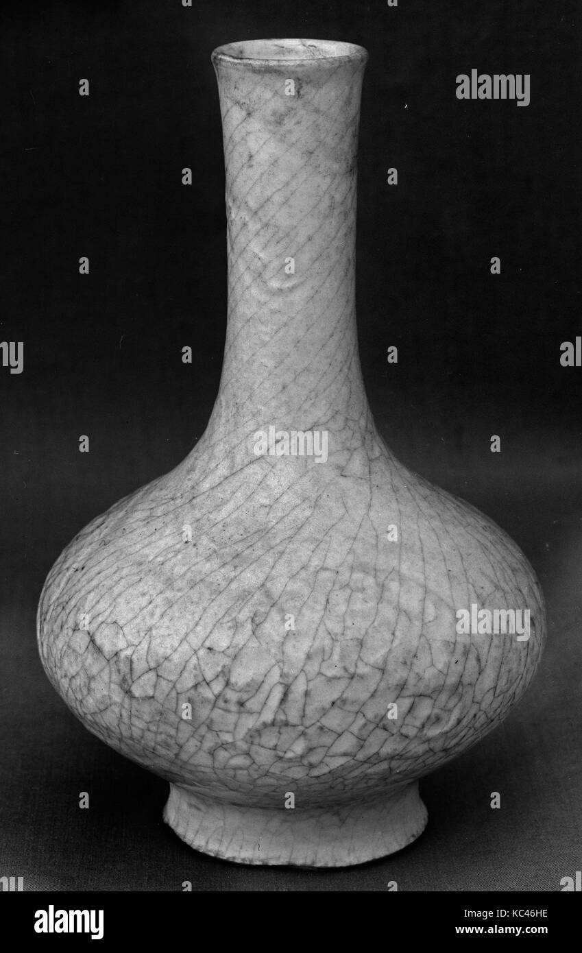 Bouteille, Dynastie Song (960-1279), de la Chine, de la Poterie (Ding ware), dans H. 5. (12,7 cm), Céramique Banque D'Images