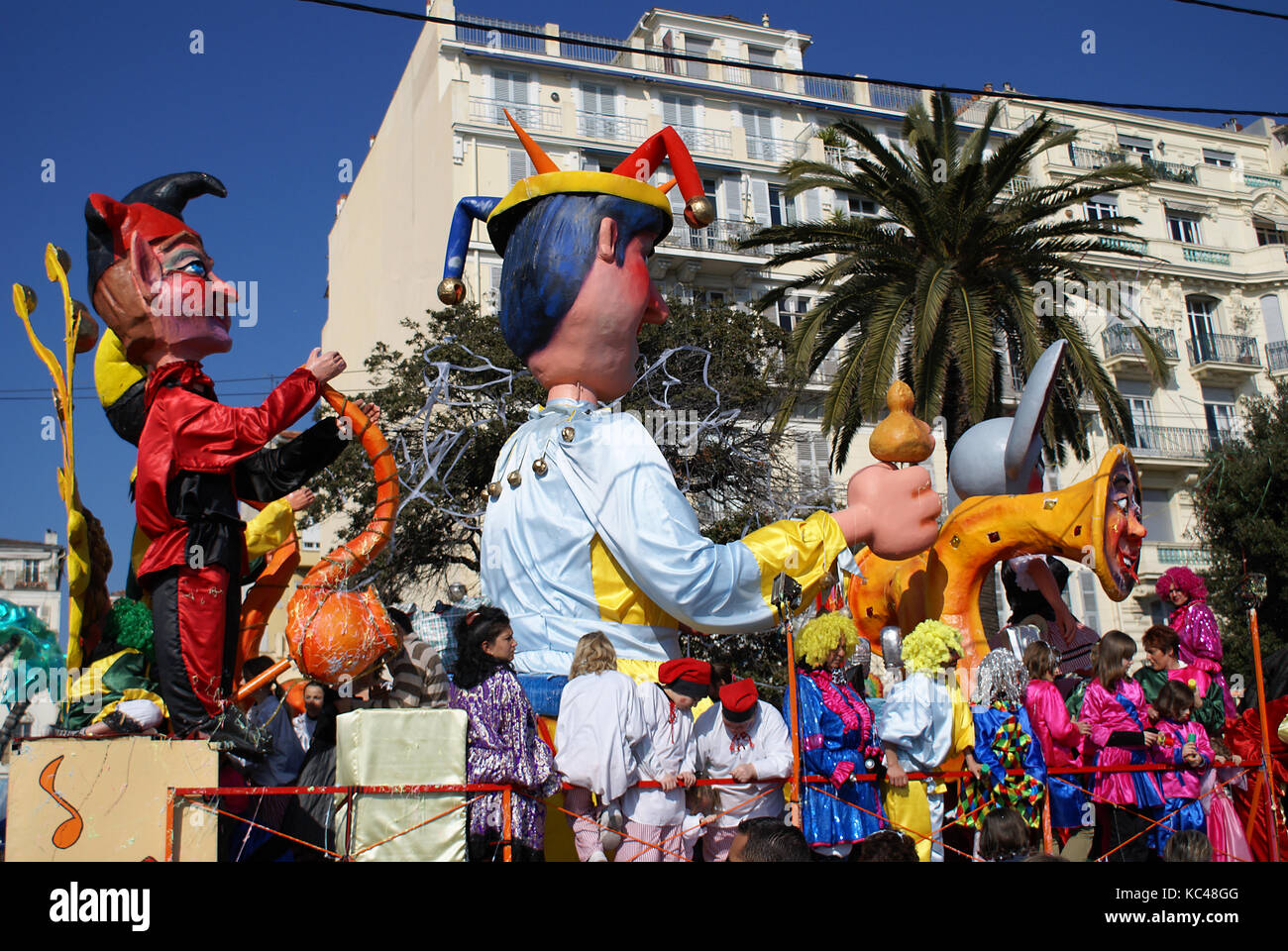 Carnaval de Nice dans la riviera française.se produit en hiver, en février, chaque année.très coloré et amusant. Banque D'Images