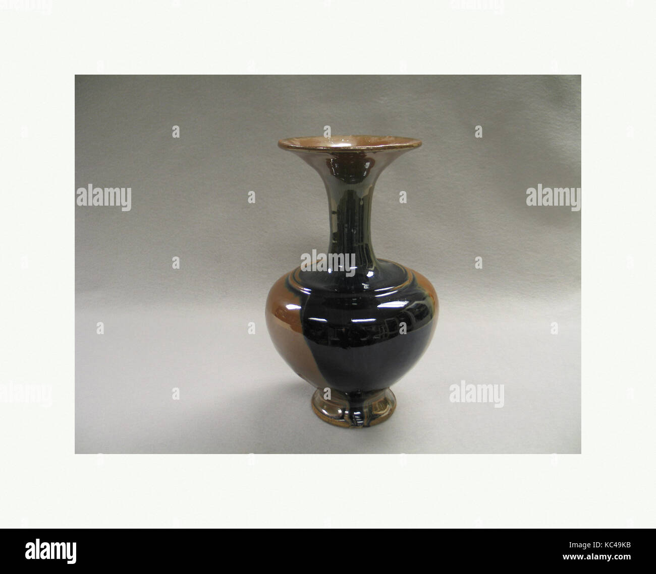 Vase, Dynastie Song (960-1279), Chine, Grès ; Jian ware, Henan, type H. 10 1/2 in. (26,7 cm), Céramique Banque D'Images