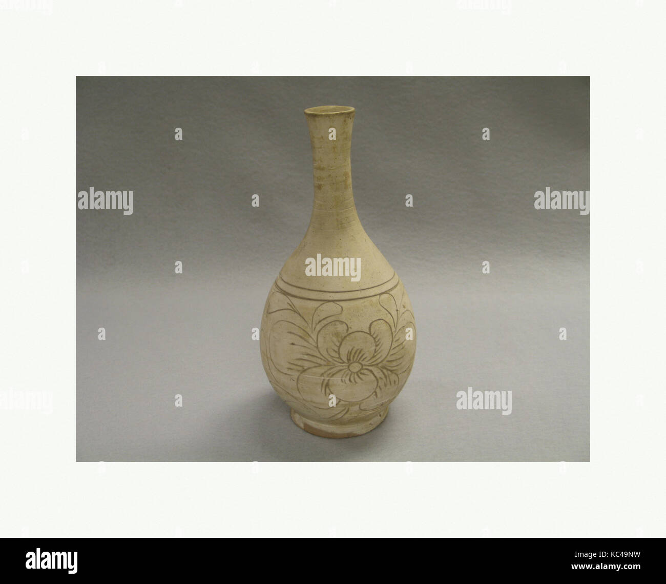 Vase, Dynastie Song (960-1279), Chine, Grès (Jizhou ware), dans H. 9. (22,9 cm), Céramique Banque D'Images